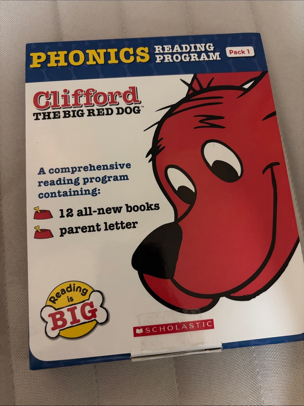 Scholastic Clifford The Big Red Dog Phonics Reading Program - 12 books
